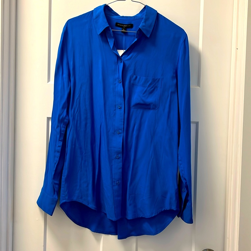 NWT Banana Republic Women’s Blue Button Down Shirt